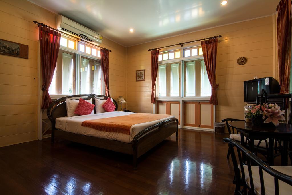 Samsen Sam Place Bangkok Exteriör bild