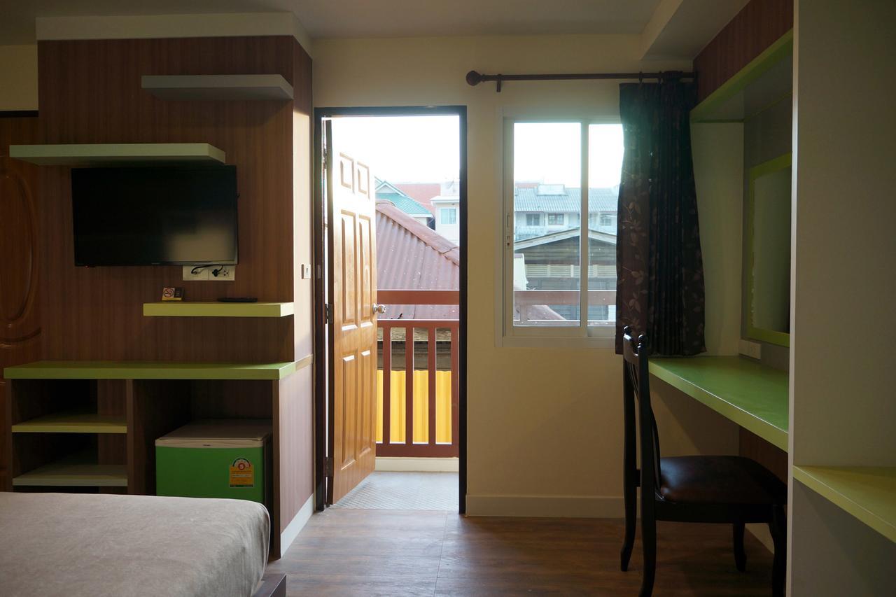 Samsen Sam Place Bangkok Exteriör bild