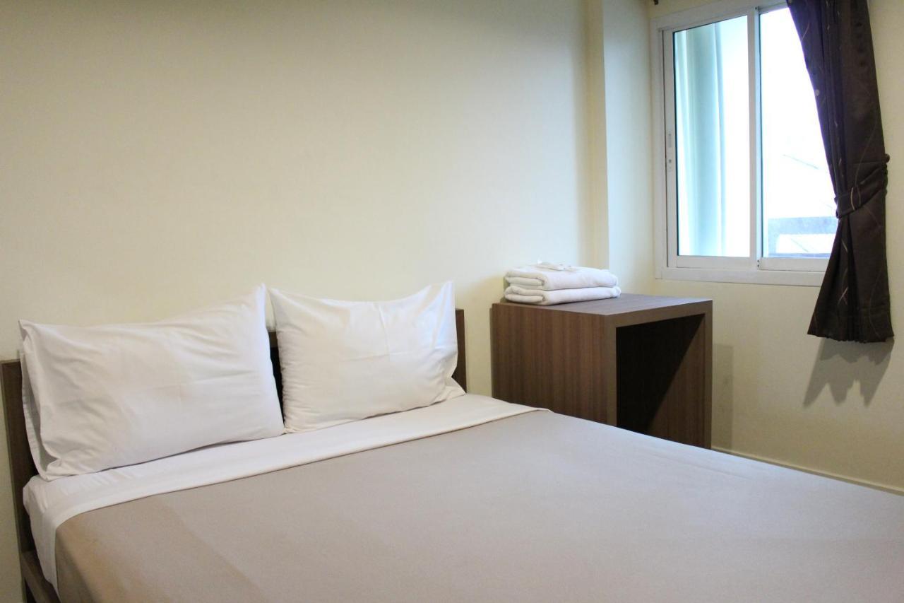 Samsen Sam Place Bangkok Exteriör bild