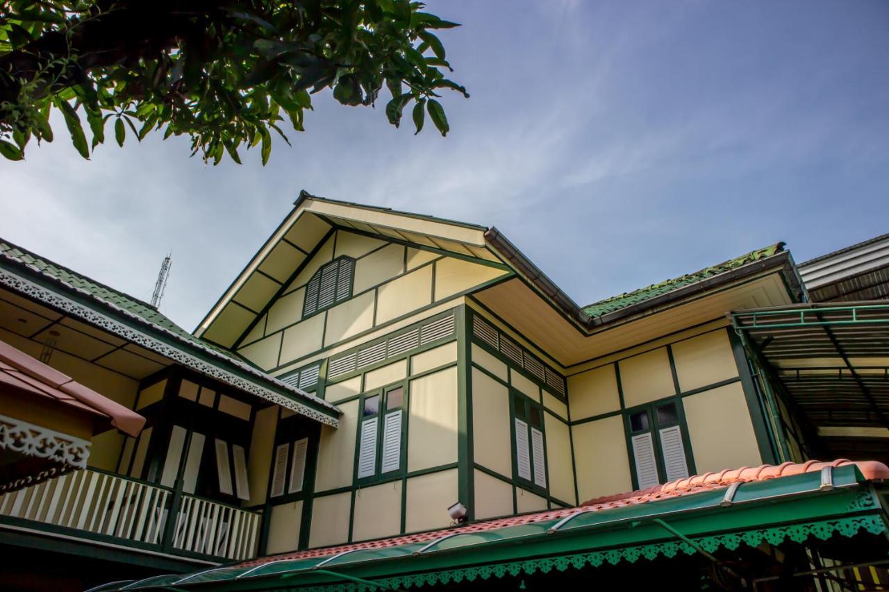 Samsen Sam Place Bangkok Exteriör bild