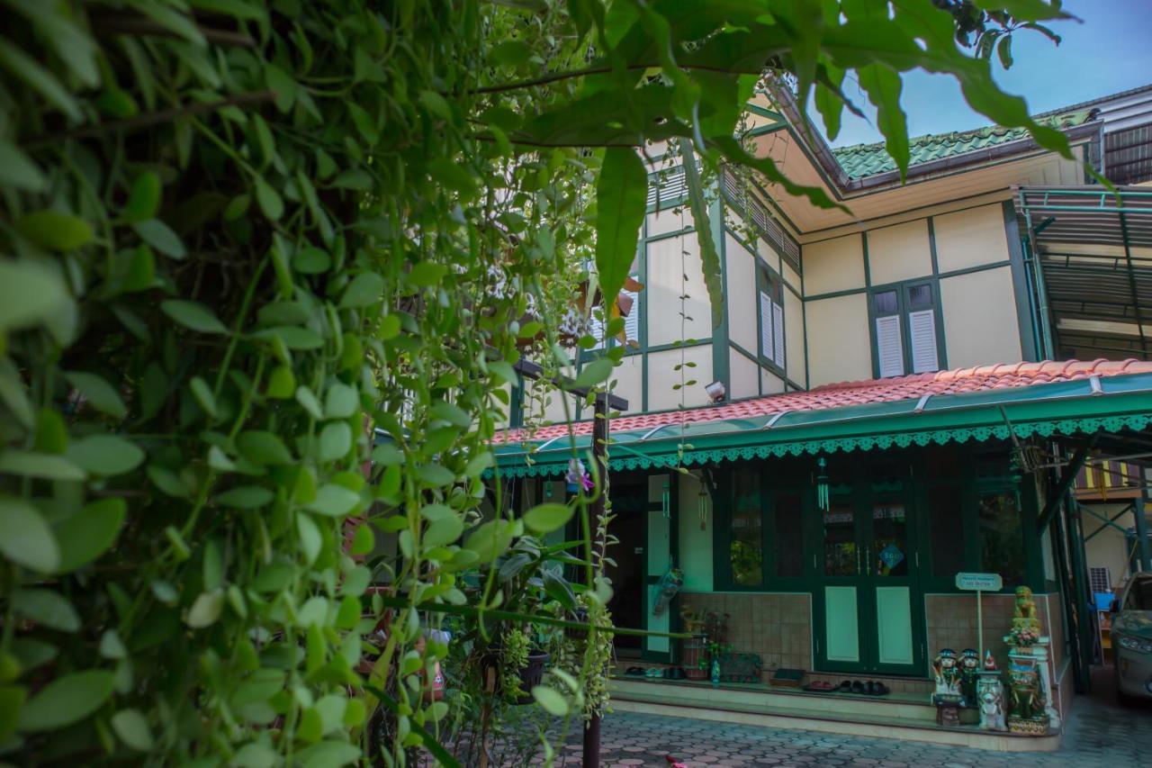 Samsen Sam Place Bangkok Exteriör bild